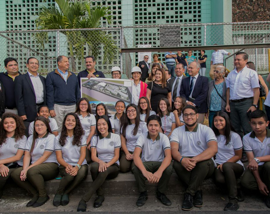 InstitutoAlajuela_ObrasRenovacion_Presidente_LuisGuillermoSolis_rosanchezphoto_December-04-2017_RCS_9173-1024x683